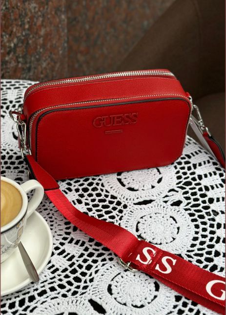 Женская прямоугольная сумка Guess 23705 кросс-боди красная Женская прямоугольная сумка Guess 23705 кросс-боди красная