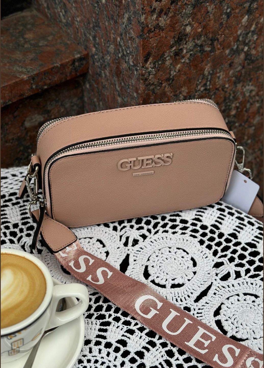 Женская прямоугольная сумка Guess 23705 кросс-боди розовая Женская прямоугольная сумка Guess 23705 кросс-боди розовая
