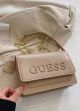 Женская сумка Guess кросс-боди на цепочке бежевая Женская сумка Guess кросс-боди на цепочке бежевая