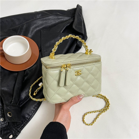Жіноча сумка-косметичка Chanel 99103 зелена Жіноча сумка-косметичка Chanel 99103 зелена