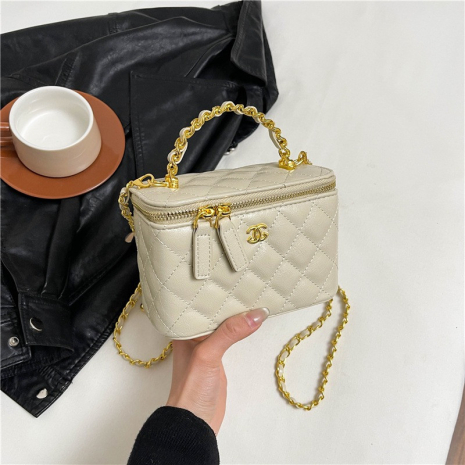 Жіноча сумка-косметичка Chanel 99103 бежева