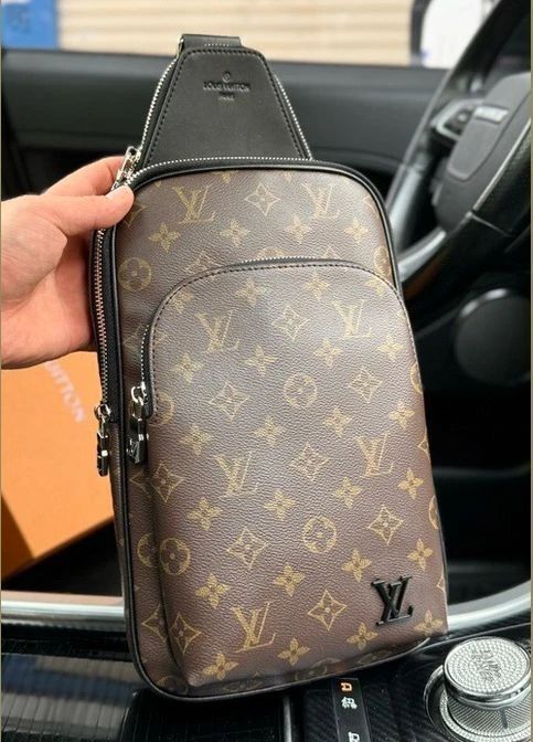 Мужская нагрудная сумка Louis Vuitton Avenue коричневая Мужская нагрудная сумка Louis Vuitton Avenue коричневая