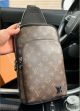 Мужская нагрудная сумка Louis Vuitton Avenue коричневая Мужская нагрудная сумка Louis Vuitton Avenue коричневая
