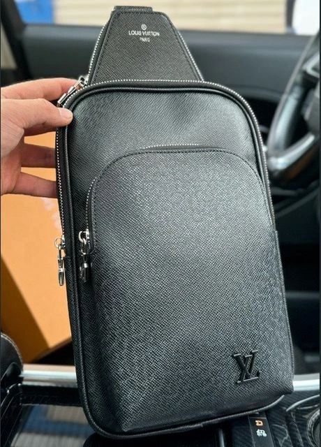 Мужская нагрудная сумка Louis Vuitton Avenue черная