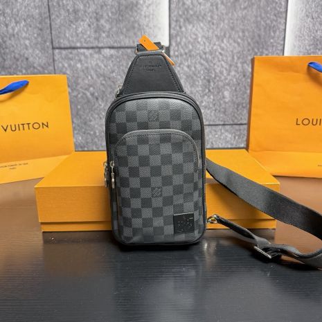 Мужская нагрудная сумка Louis Vuitton маленькая серая в клеточку