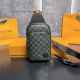 Мужская нагрудная сумка Louis Vuitton маленькая серая в клеточку Мужская нагрудная сумка Louis Vuitton маленькая серая в клеточку