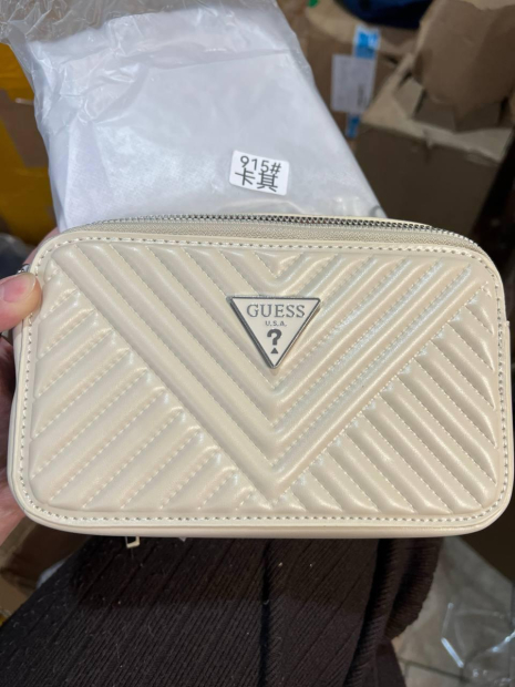 Жіноча сумка Guess 915 кросс-боди бежева
