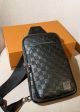 Мужская нагрудная сумка Louis Vuitton Avenue черная в клеточку