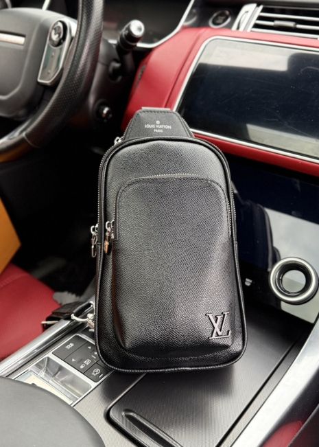 Мужская нагрудная сумка Louis Vuitton маленькая черная