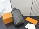 Мужская нагрудная сумка Louis Vuitton Avenue серая в клеточку