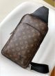 Мужская нагрудная сумка Louis Vuitton Avenue коричневая