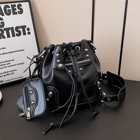 Женская сумка-мешок 638 кросс-боди с зеркалом черная