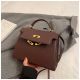 Женская сумка XCY-27880 большая кросс-боди темно коричневая Женская сумка XCY-27880 большая кросс-боди темно коричневая