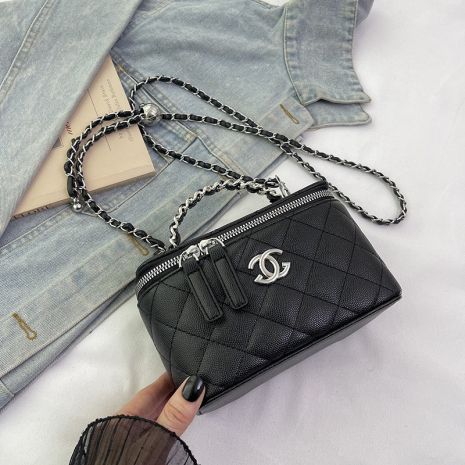 Женская сумка-косметичка Chanel 9910 черная