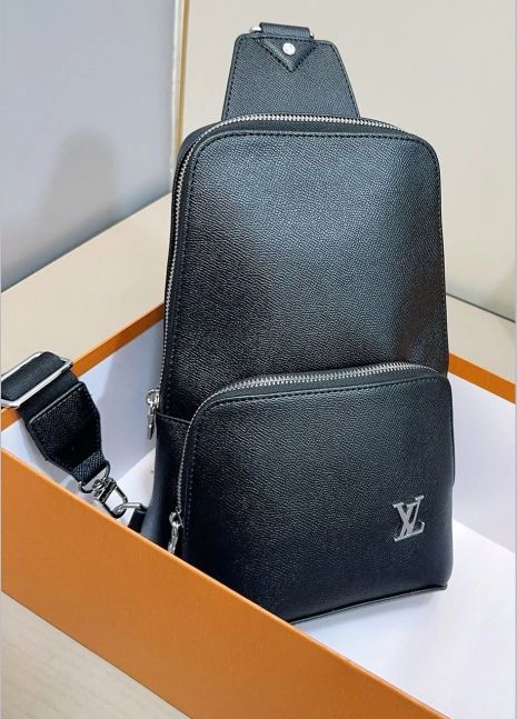 Мужская нагрудная сумка Louis Vuitton черная Мужская нагрудная сумка Louis Vuitton черная