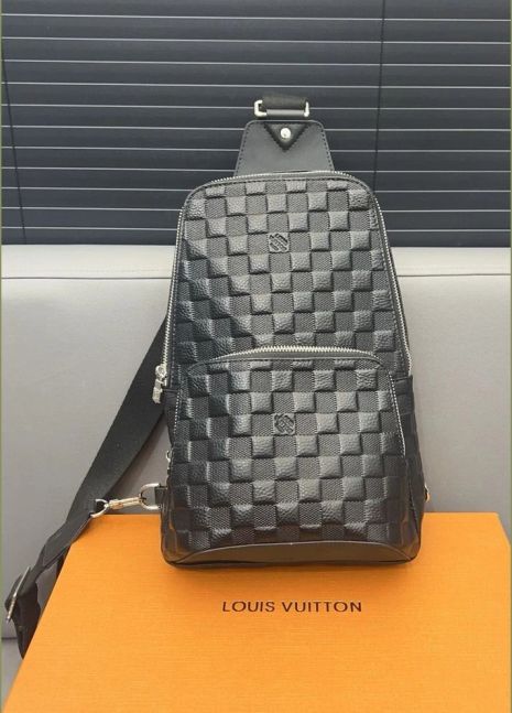 Мужская нагрудная сумка Louis Vuitton черная