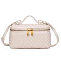 Жіноча сумка-косметичка В2005 Vanity Bag крос-боді біла молочна