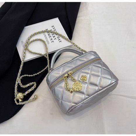 Жіноча сумка-косметичка 18205 Vanity Bag крос-боді срібляста