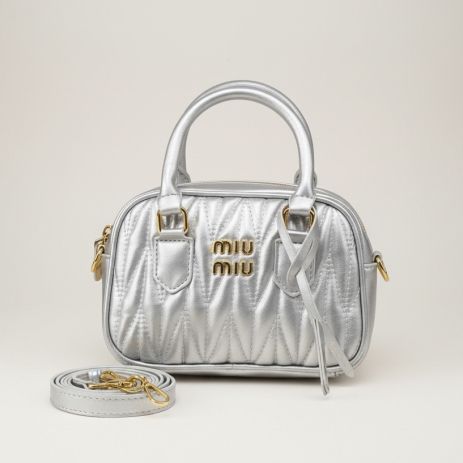 Женская сумка кросс-боди Miu miu 18119 серебристая Женская сумка кросс-боди Miu miu 18119 серебристая