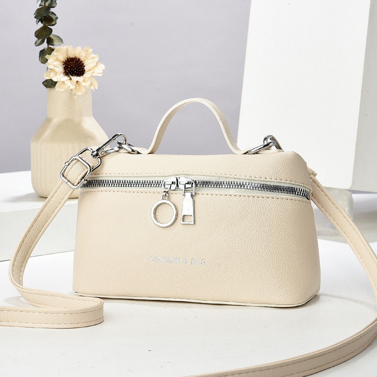 Женская сумка-косметичка ВК8 Vanity Bag кросс-боди белая молочная Женская сумка-косметичка ВК8 Vanity Bag кросс-боди белая молочная