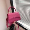 Женская сумка кросс-боди 10494 рептилия розовая