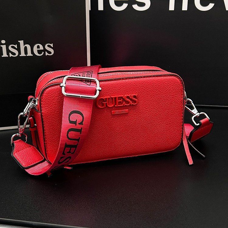 Женская сумка Guess 7159-6 красная Женская сумка Guess 7159-6 красная