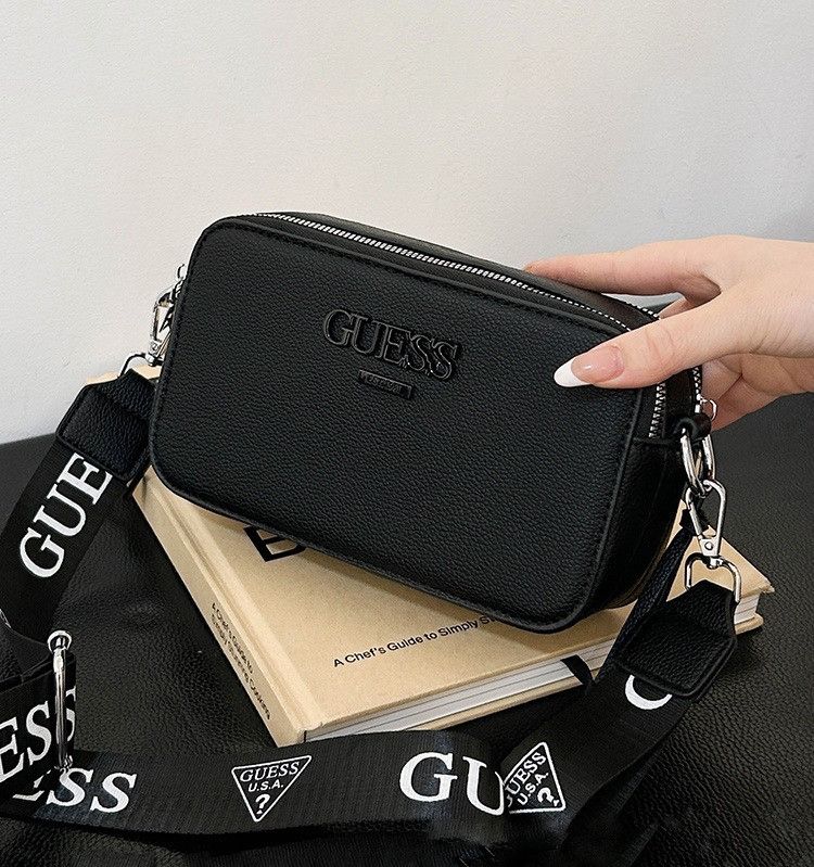 Женская сумка Guess 7159-6 черная Женская сумка Guess 7159-6 черная