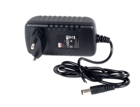 Зарядний пристрій Bass Polska BP-5840 Зарядний пристрій Bass Polska BP-5840