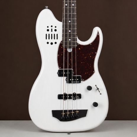Бас-гитара Godin RG-4 Ultra Carbon White RN Бас-гитара Godin RG-4 Ultra Carbon White RN