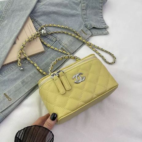Жіноча сумка-косметичка Chanel 9910 жовта