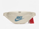 Бананка Nike 162406 поясная сумка белая молочная голубое лого