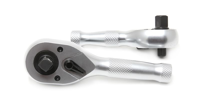 Тріскачка реверсивна коротка двостороння з накаткою 3/8"-1/2" (72зуб., L-130мм) ROCKFORCE RF-803344 Тріскачка реверсивна коротка двостороння з накаткою 3/8"-1/2" (72зуб., L-130мм) ROCKFORCE RF-803344