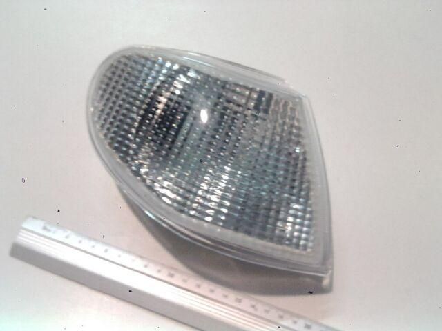 VAZ 2115 Обертається вказівник, праворуч, біла "Світла формула" (015.3711-01) VAZ 2115 Обертається вказівник, праворуч, біла "Світла формула" (015.3711-01)