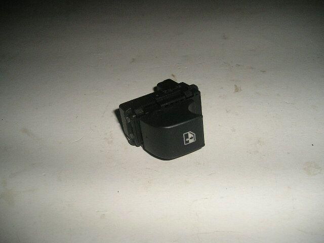 Кнопка электростеклоподъемника ВАЗ 2170, Псков (51.3769.000) (2170-3709613) Кнопка электростеклоподъемника ВАЗ 2170, Псков (51.3769.000) (2170-3709613)