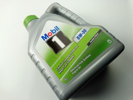 Моторне масло 5W-30 Synthetic Mobil 1 Formula 4L. (153918)