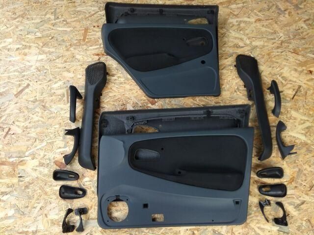 Дверні карти Vaz 2114, 2115, 2109, 21099 (кишені+ручки) Дверні карти Vaz 2114, 2115, 2109, 21099 (кишені+ручки)