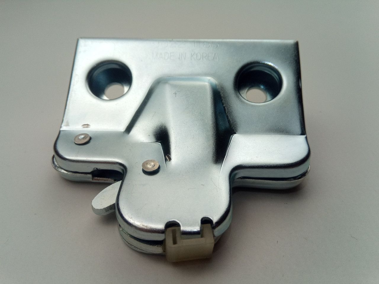 Замок крышки багажника Nexia, Корея (96207854) Замок крышки багажника Nexia, Корея (96207854)