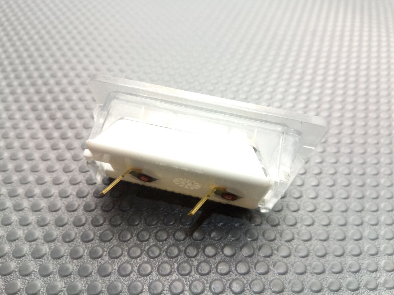 Фонарь освещения номерного знака ВАЗ 2108, М 2141 (15.3717) Фонарь освещения номерного знака ВАЗ 2108, М 2141 (15.3717)