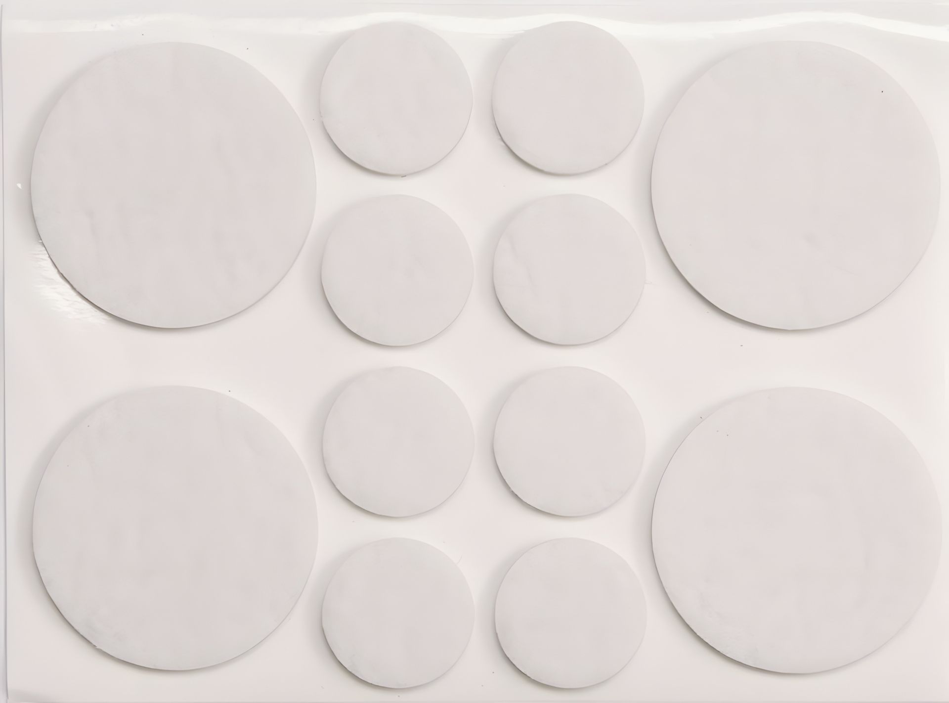 Самоклеющиеся войлочные протекторы Ø20,Ø38 мм Vorel 74838 Самоклеющиеся войлочные протекторы Ø20,Ø38 мм Vorel 74838