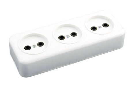 Розетка накладна потрійна ГОСПОДАР MASTERTOOL 94-0068